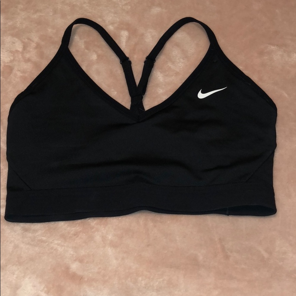 NWOT NIKE SPORTS BRA